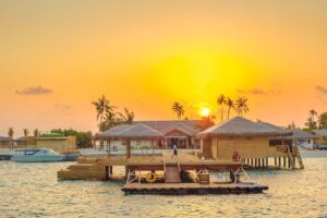 Maldives Travel Guide: Best Resorts and Travel Tips featured