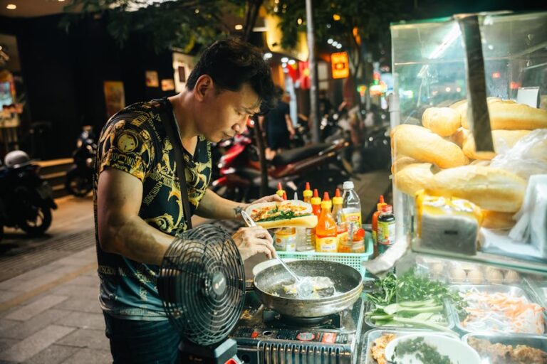 Must Try Street Food Experiences Around the World featured