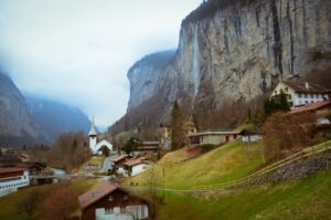 Switzerland Travel Guide: Top Places and Travel Tips featured