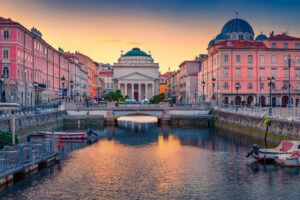 This Gorgeous Underrated Coastal City In Italy Is Surging In Popularity
